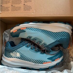 The North Face Women’s Vectiv Fastpack Futurelight Hiking Shoes Sz 7.5